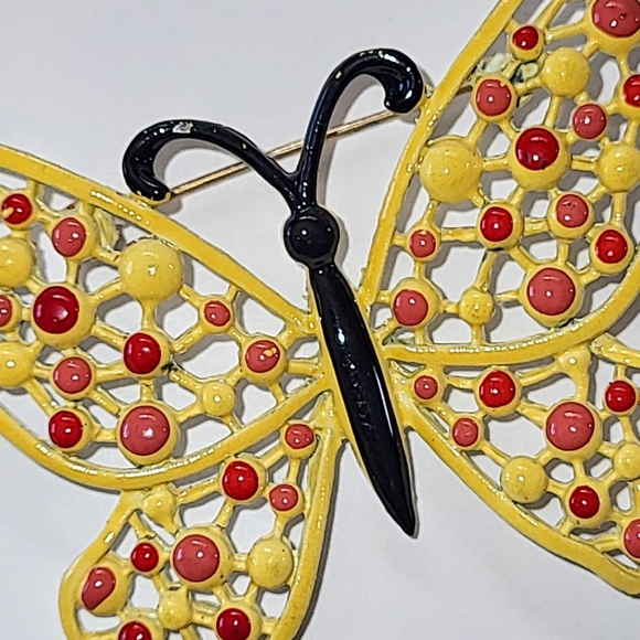 VINTAGE HEDY YELLOW & ORANGE ENAMEL BUTTERFLY BROOCH - OPENWORK DESIGN WINGS - Picture 2 of 8